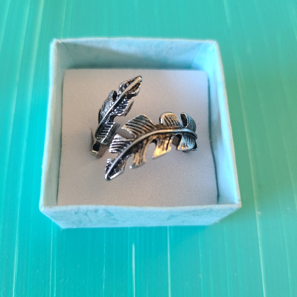 Adjustable Feather Ring